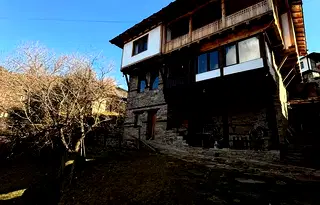 Къща в Благоевград, с. Лещен