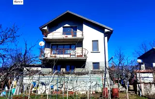 Къща в Габрово, с. Лесичарка