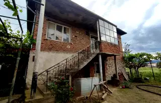 Къща в Пазарджик, с. Лозен