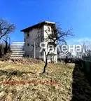 Къща в Перник, с. Лялинци