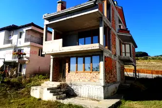 Къща в Перник, с. Люлин
