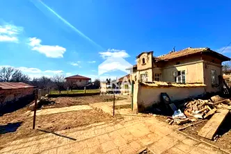 Къща в Шумен, с. Мадара