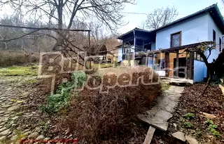 Къща в Ловеч, с. Малък извор