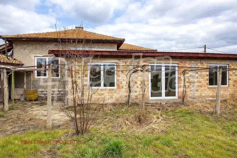House in Oblast Shumen, Marash
