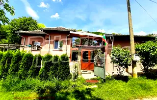Къща в Търговище, с. Марчино