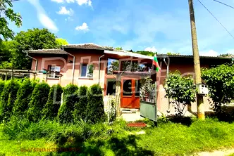 Къща в Търговище, с. Марчино