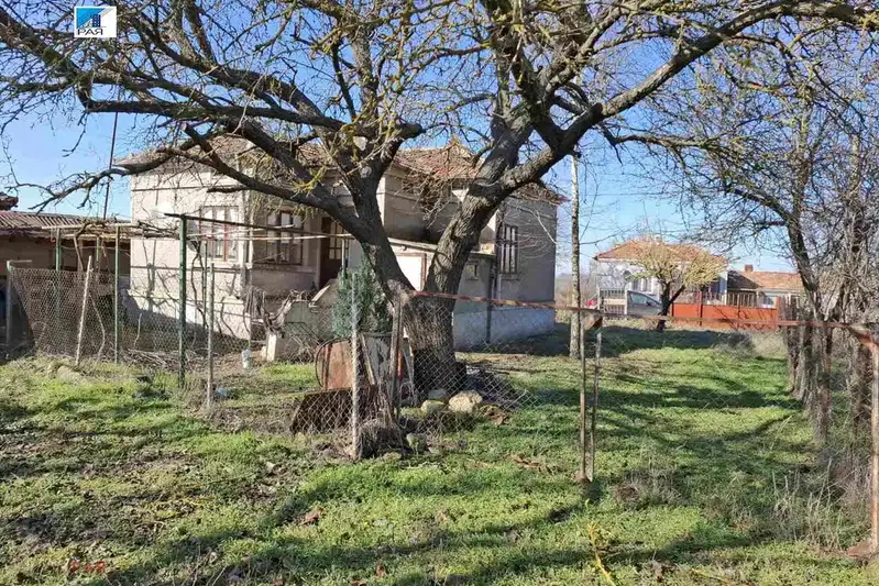 House in Oblast Dobrich, Miladinovci