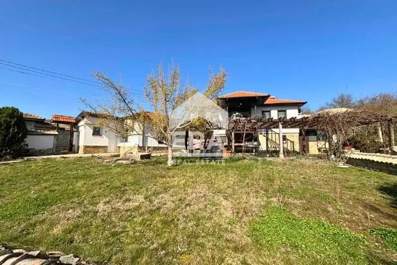 House in Oblast Shumen, Mogila