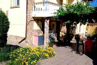 Къща в Бургас, с. Момина църква