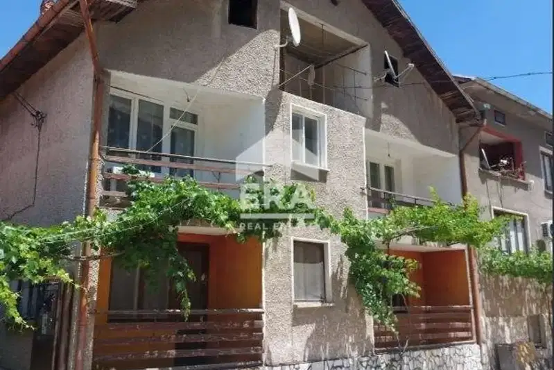 Къща в Пазарджик, с. Момина клисура