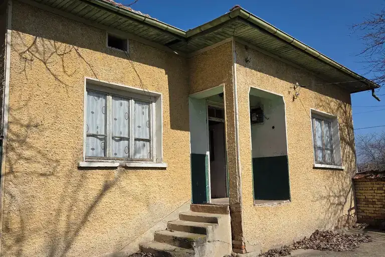 House in Oblast Pleven, Obnova