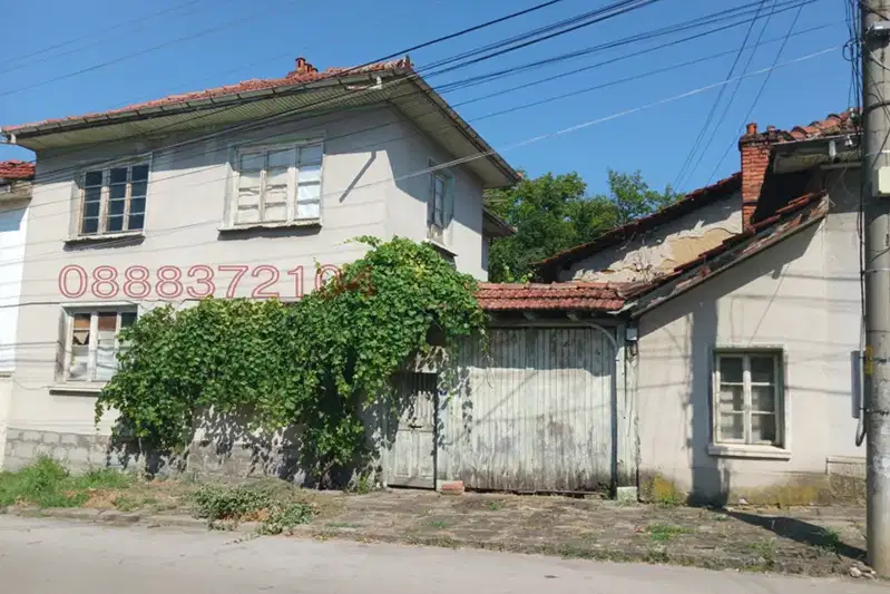 House in Oblast Lovech, Oreshak