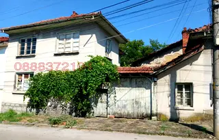 Къща в Ловеч, с. Орешак