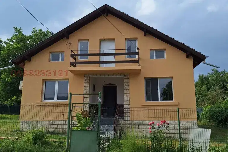 House in Oblast Lovech, Oreshene