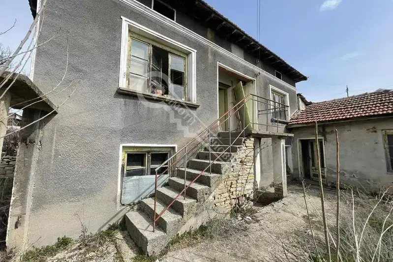 Къща във Велико Търново, с. Патреш