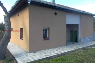 Къща във Велико Търново, с. Пчелище