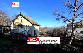 Къща в Габрово, с. Пейовци