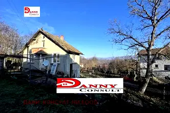 Къща в Габрово, с. Пейовци