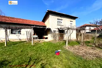 Къща в Ловеч, с. Пещерна