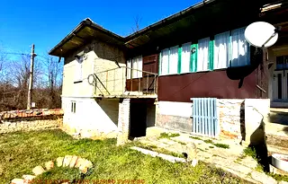 Къща във Велико Търново, с. Плаково