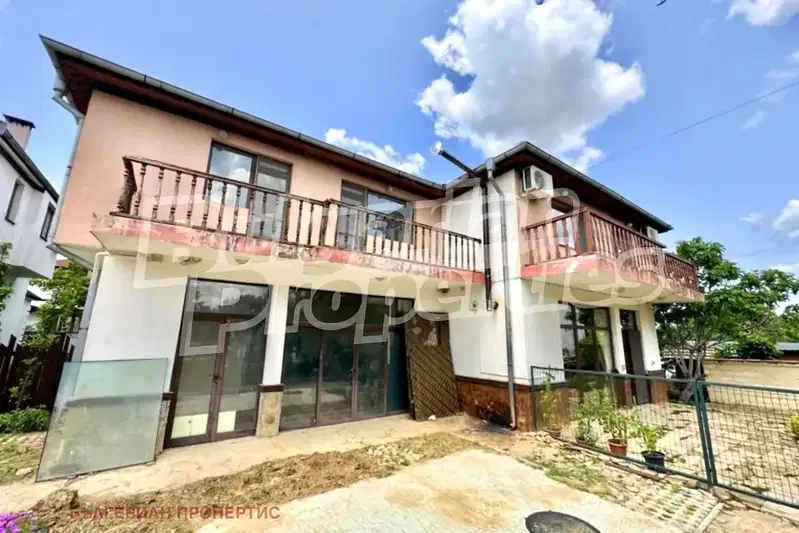 House in Oblast Burgas, Poroi