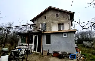 Къща в Перник, с. Прибой