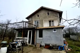 Къща в Перник, с. Прибой