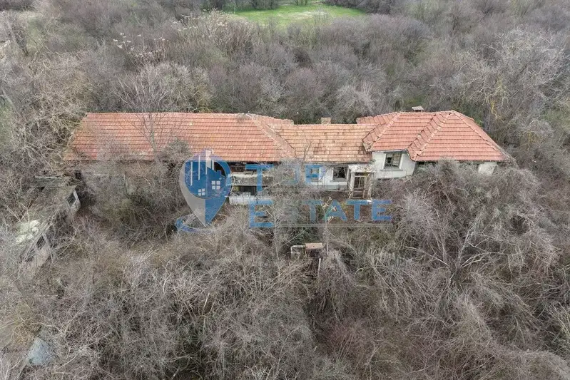 House in Oblast Veliko Tyrnovo, Pyrvomaici