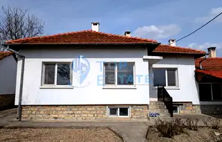 Къща във Велико Търново, с. Раданово