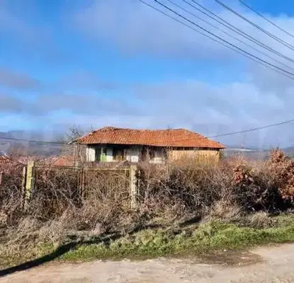 Снимка 4 — Къща в Ловеч, с. Радювене