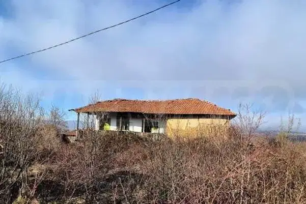 Къща в Ловеч, с. Радювене