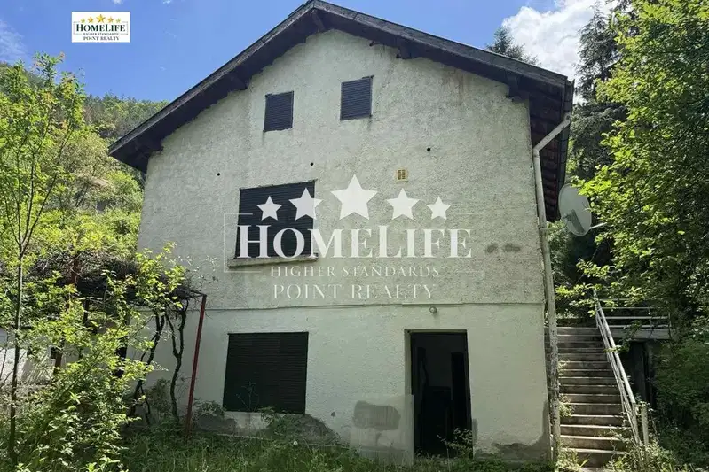 House in област София, Rebrovo