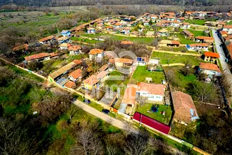 Къща във Велико Търново, с. Ресен