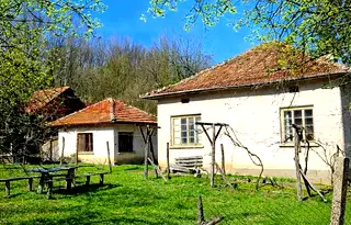 Къща в Ловеч, с. Рибарица