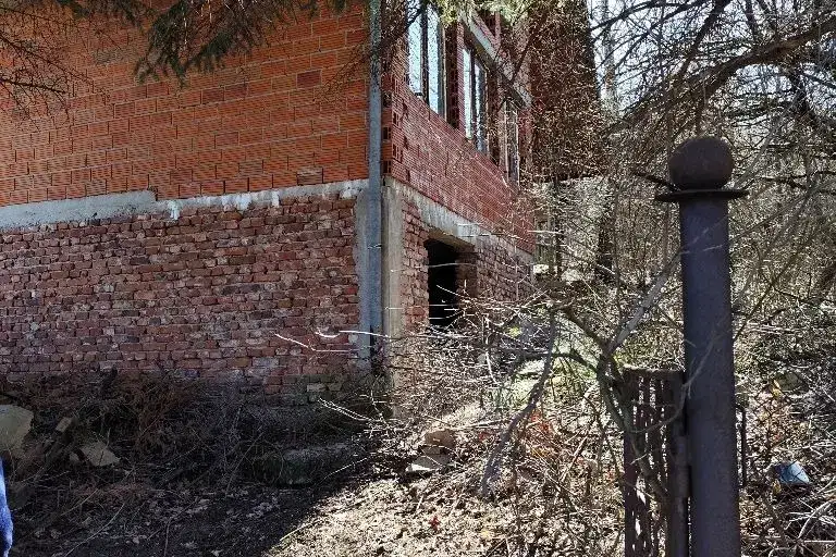 House in Oblast Pernik, Rudarci