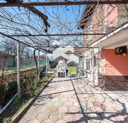 Снимка 4 — Самостоятелна къща 160 кв.м. с двор в с. Шишманци