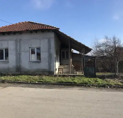 Снимка 2 — Къща в Русе, с. Щръклево