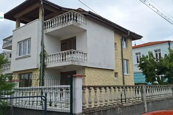 Къща в Бургас, с. Синеморец
