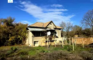 Къща във Велико Търново, с. Сломер