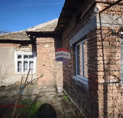 Снимка 5 — Къща с 3 стаи в с. Спасово, област Добрич с голям двор