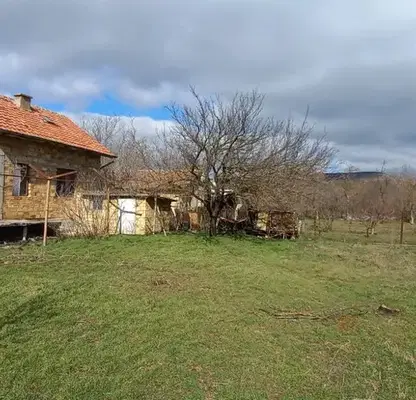 Photo 4 — House in Oblast Shumen, Stan