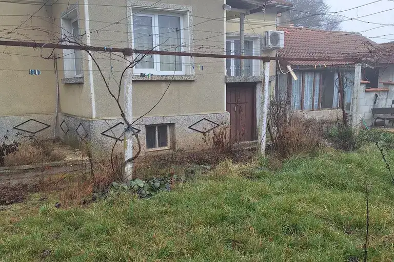 Къща в Добрич, с. Стожер