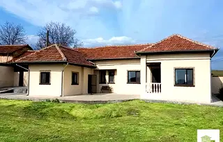 Къща във Велико Търново, с. Страхилово