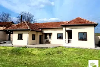 Къща във Велико Търново, с. Страхилово