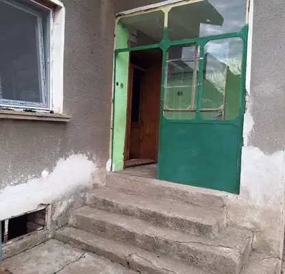Снимка 4 — Къща с 4 стаи в с. Търнак, област Враца, с гараж