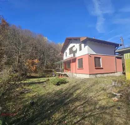 Photo 2 — House in област София, Yamna
