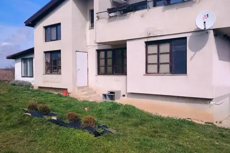 House in Oblast Varna, Yarebichna