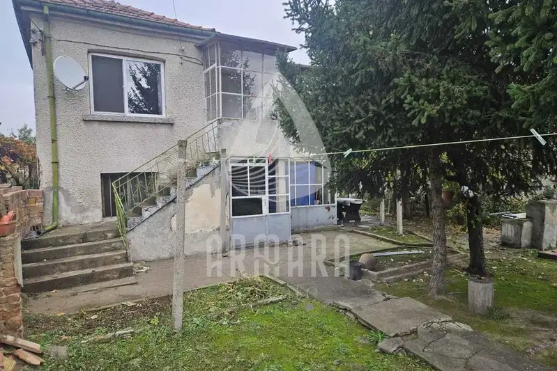 Къща в Пловдив, с. Златитрап