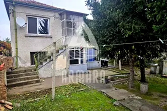 Къща в Пловдив, с. Златитрап