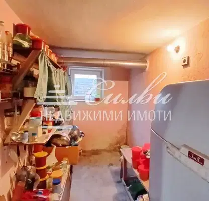 Снимка 3 — Къща в Шумен, Дивдядово